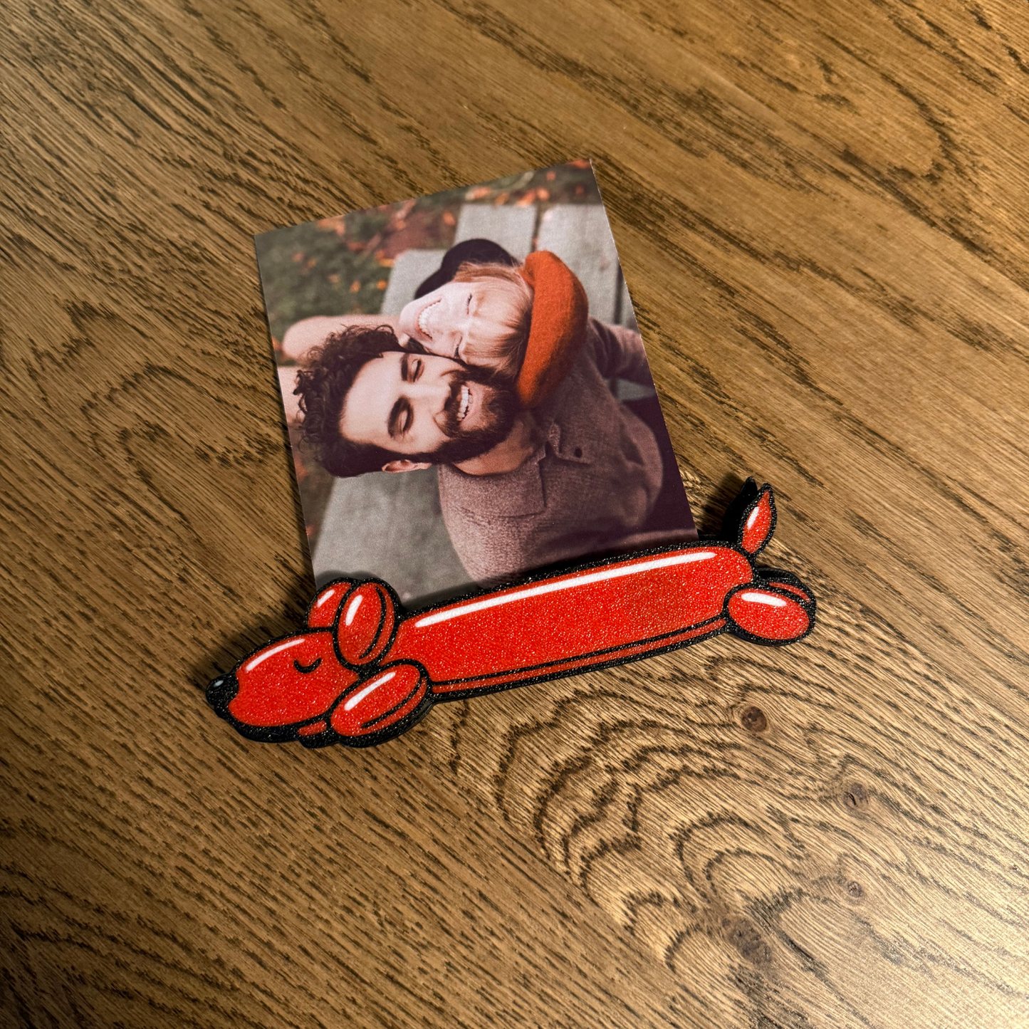 Magnetic Balloon Dog Photo Holder – Playful Fridge & Desk Display (2-Piece Set)