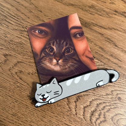 Magnetic Sleeping Cat Photo Holder – Cozy Desk & Fridge Decor (2-Piece Set)