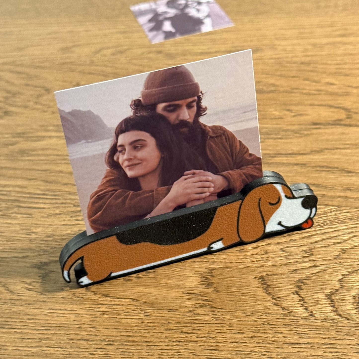 Magnetic Hound Dog Photo Holder – Cute & Warm Display Set (2-Piece)