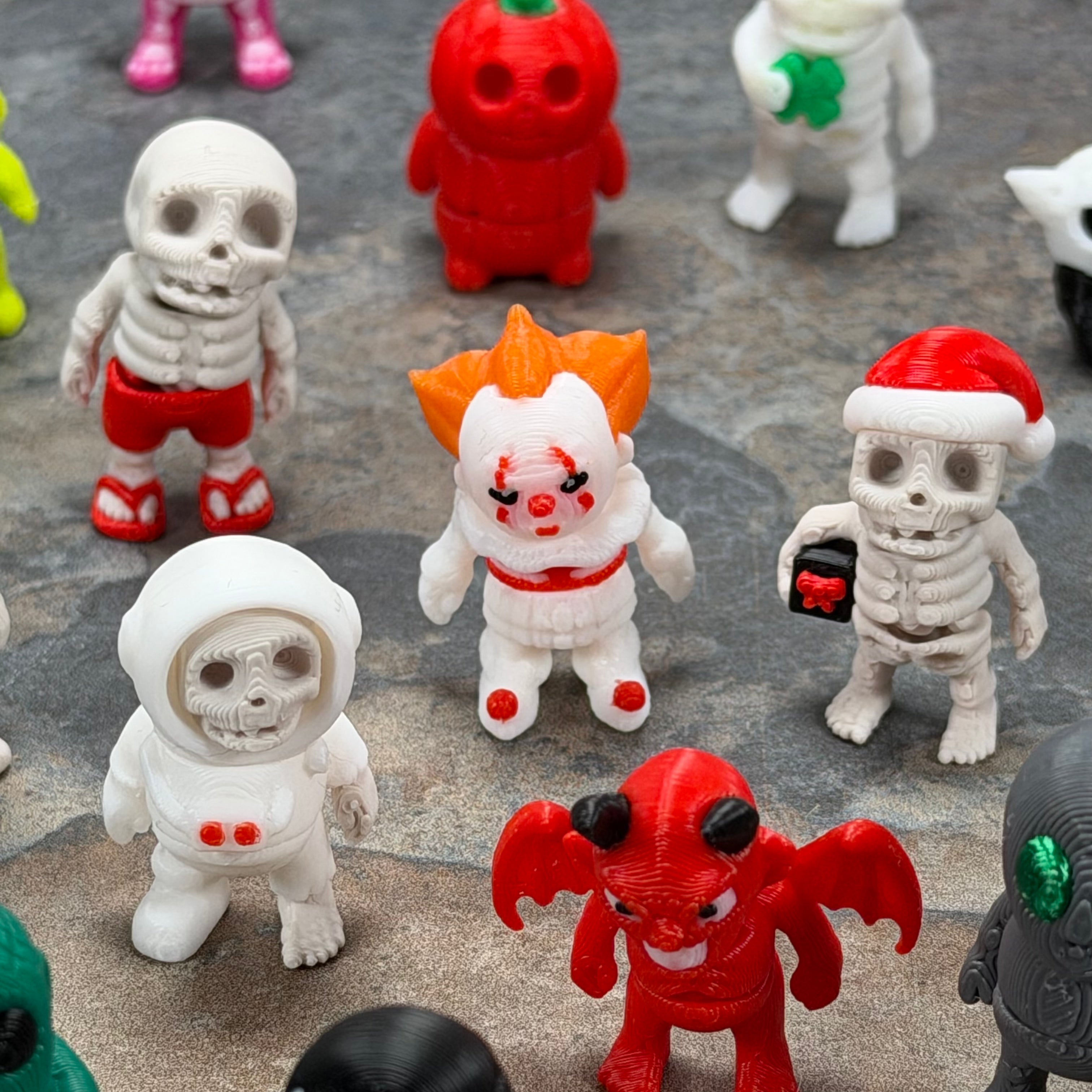 25 Pieces Random Halloween MoryThings Pack