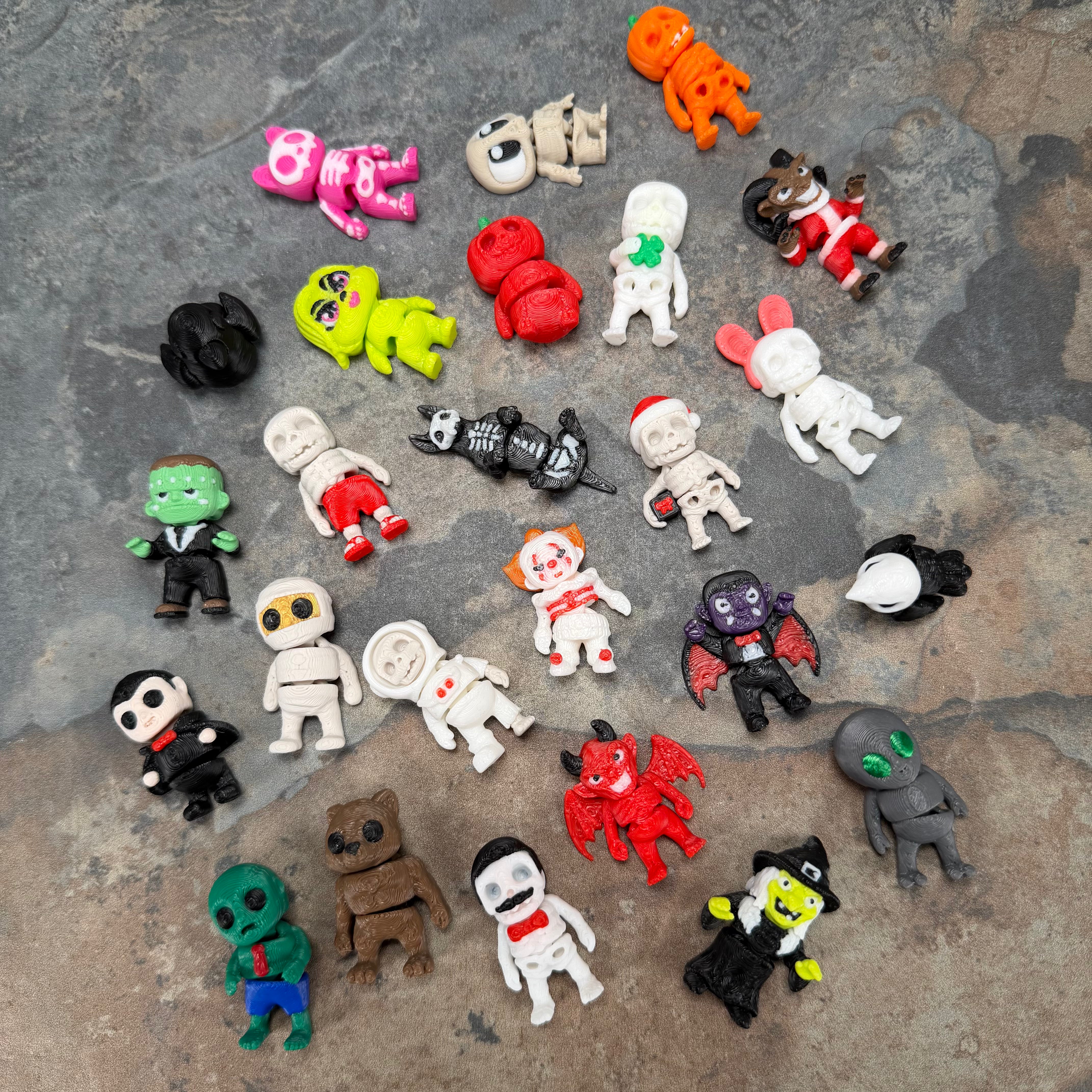 25 Pieces Random Halloween MoryThings Pack