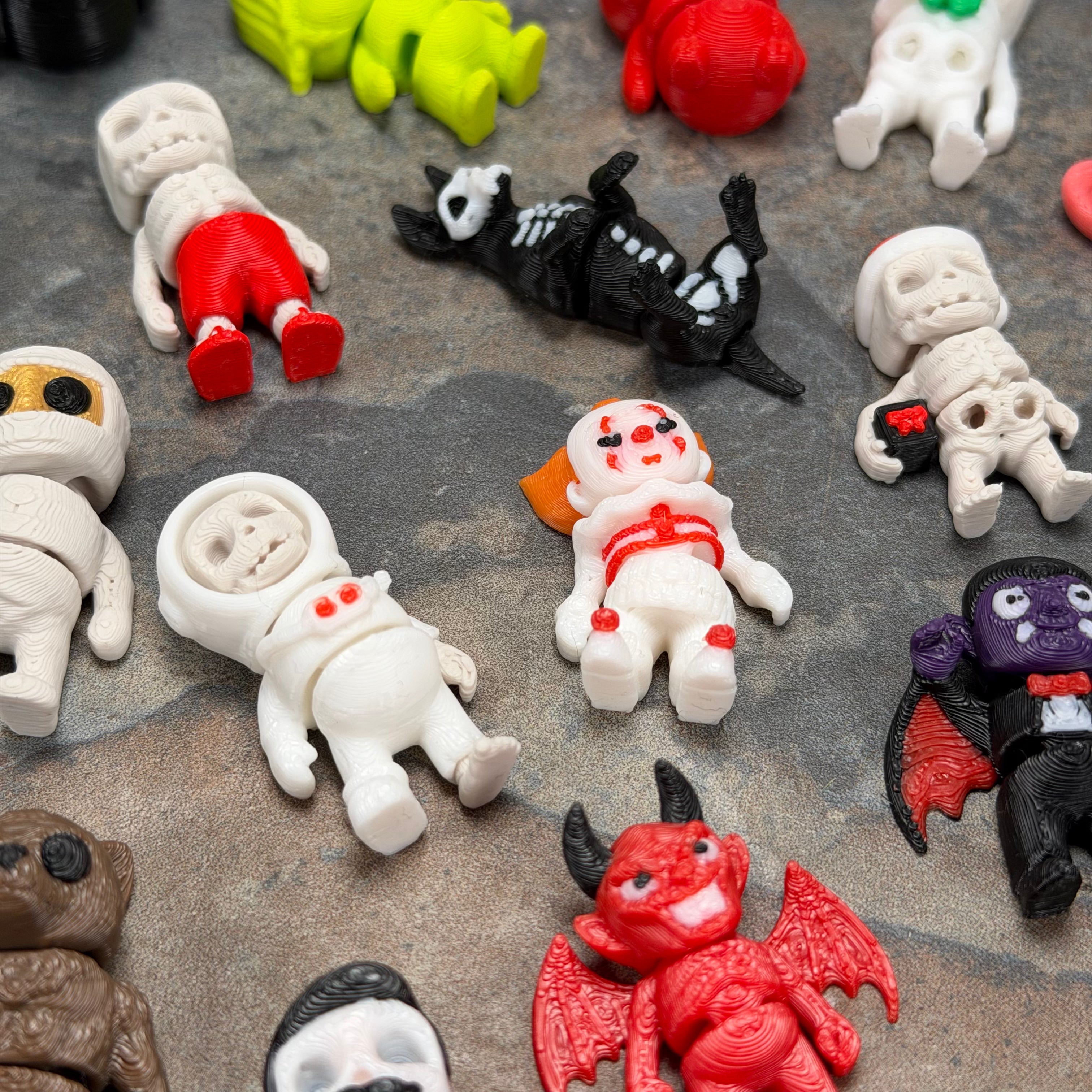 25 Pieces Random Halloween MoryThings Pack
