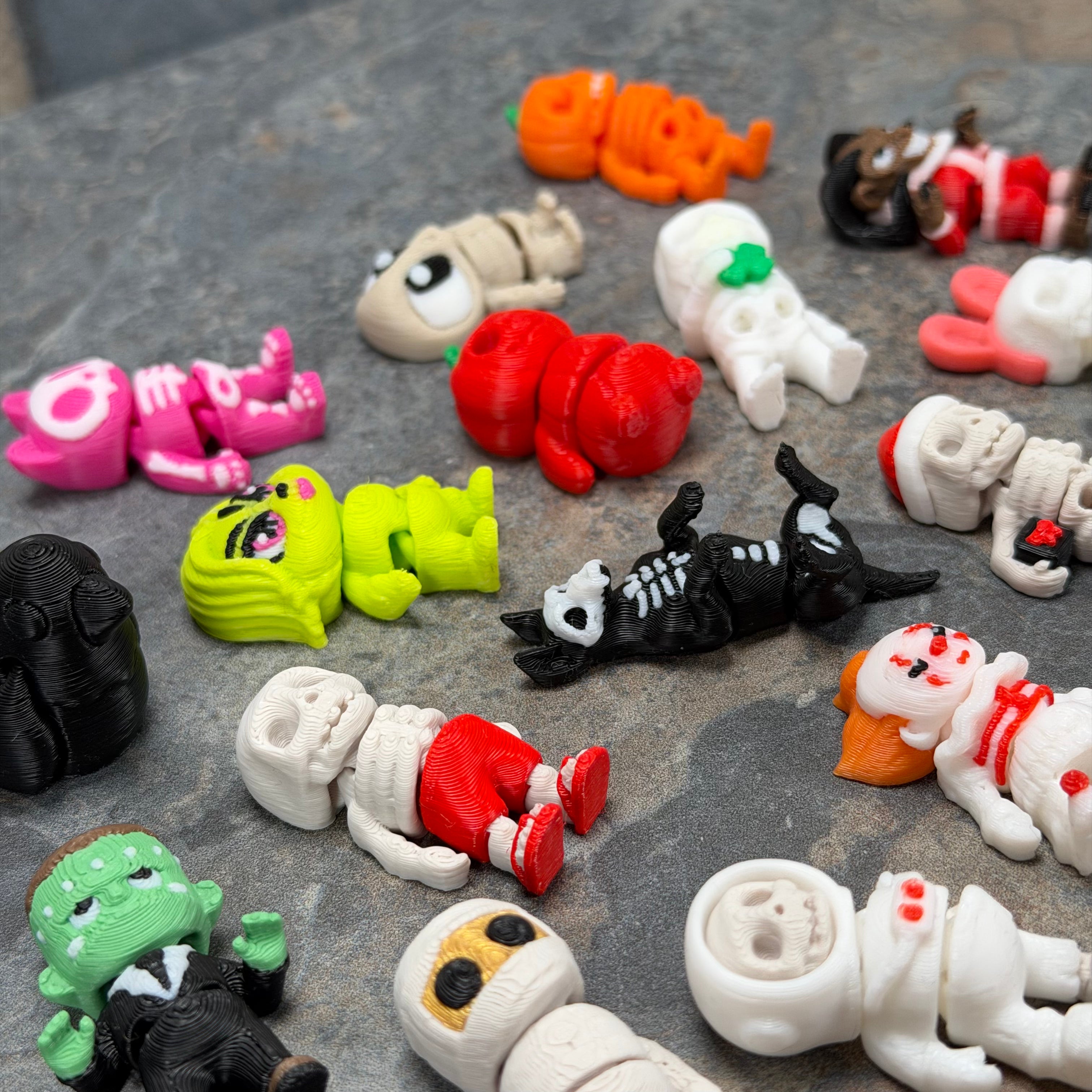 25 Pieces Random Halloween MoryThings Pack