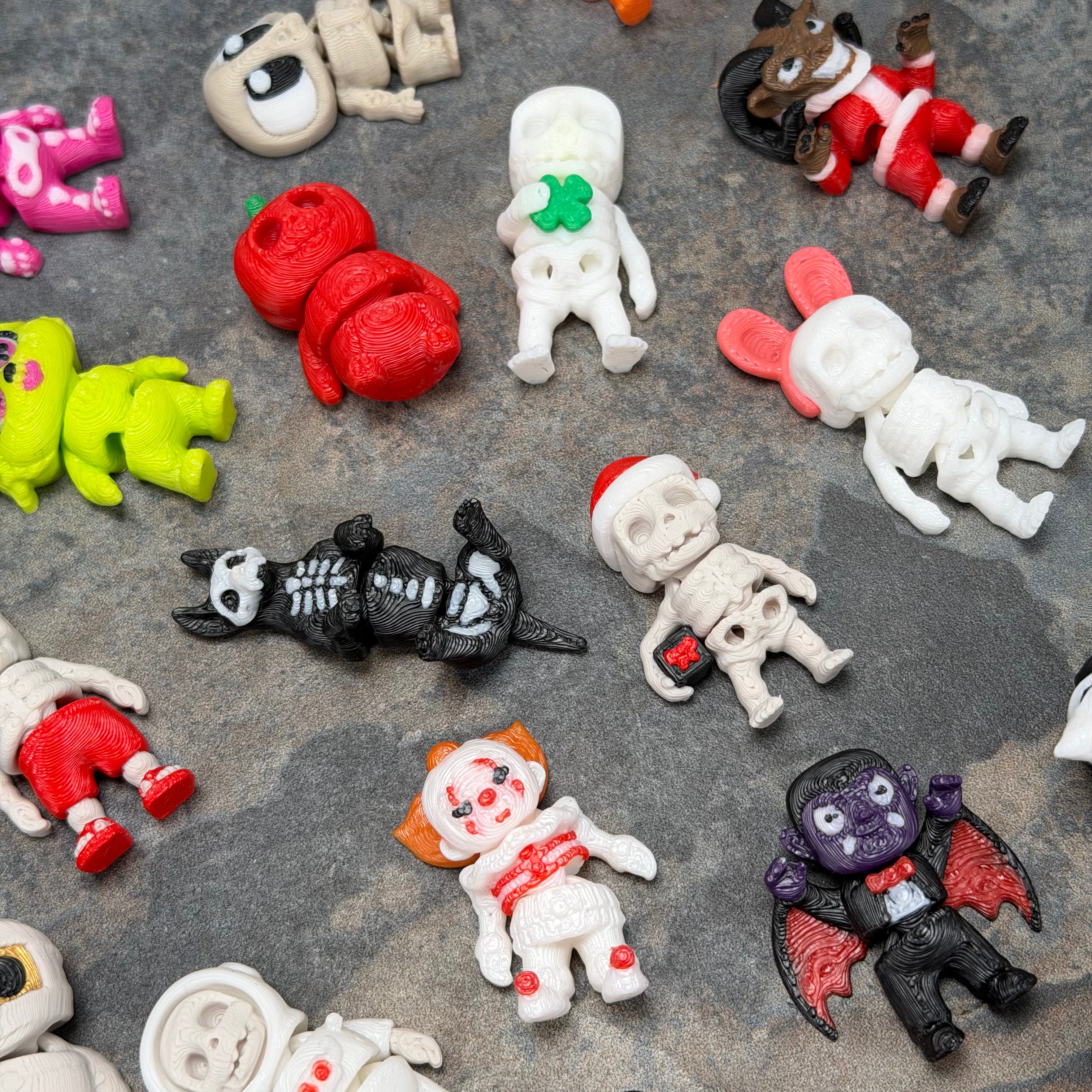 25 Pieces Random Halloween MoryThings Pack